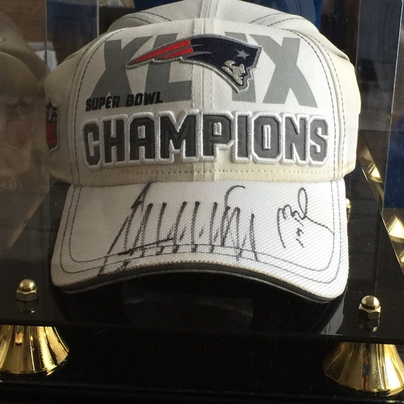 Super Bowl cap signed by President Trump and Tom Brady. A one of a kind item - Picture 1 of 3